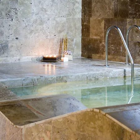 ホテル パラドール デ エル サレール エル・サレール