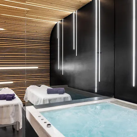 Hotel De 5*
