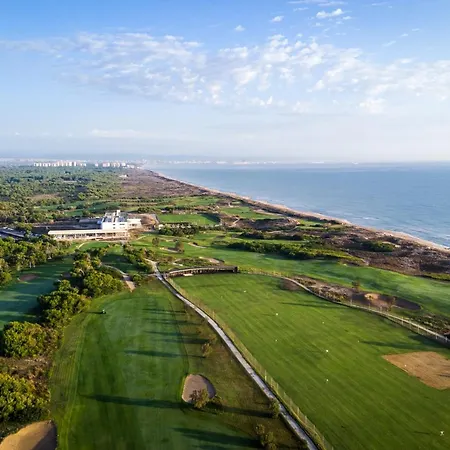 ホテル パラドール デ エル サレール